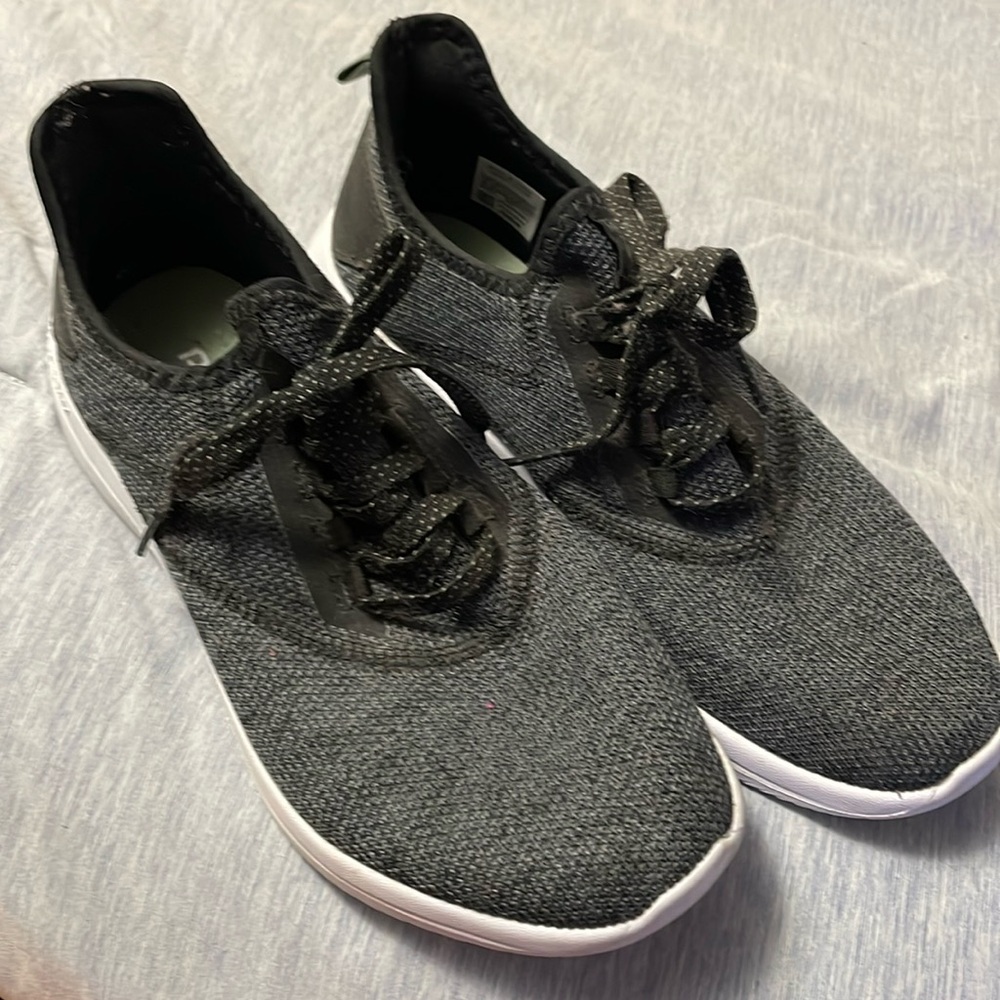 Reebok Fuelflex tennis shoes